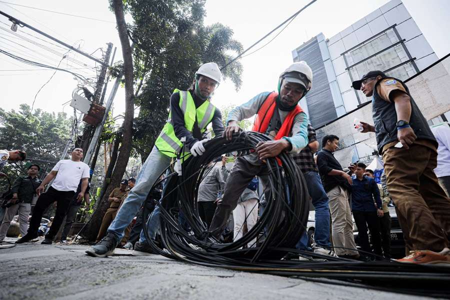 Penertiban Kabel Udara Bandung